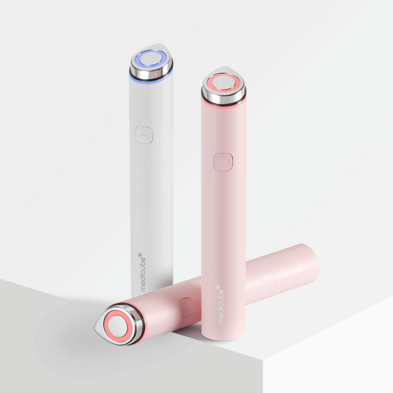 MedicuBe Age‑R Booster Pro – Appareil facial à lumière rouge et EMS